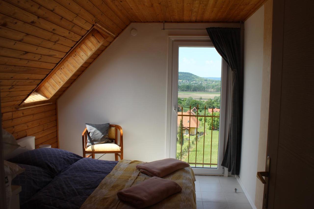 Napsugár Vendégház Badacsonytördemic Esterno foto